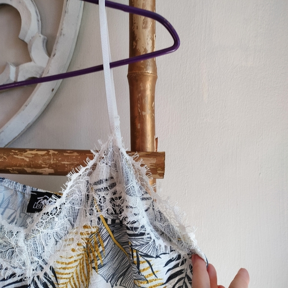 Lace Trim Boho Cami Top - Picture 11 of 14